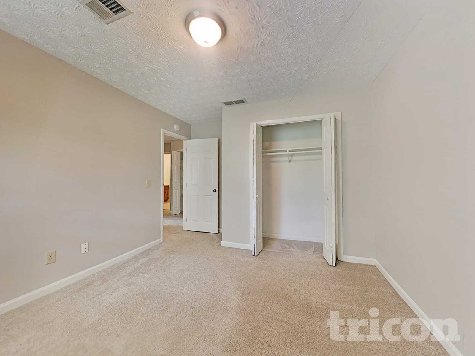 Building Photo - 1516 Maple Ridge Dr