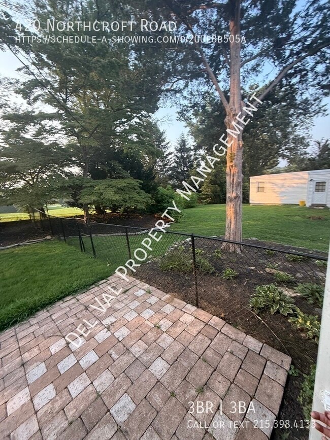 Building Photo - 420 Northcroft Rd