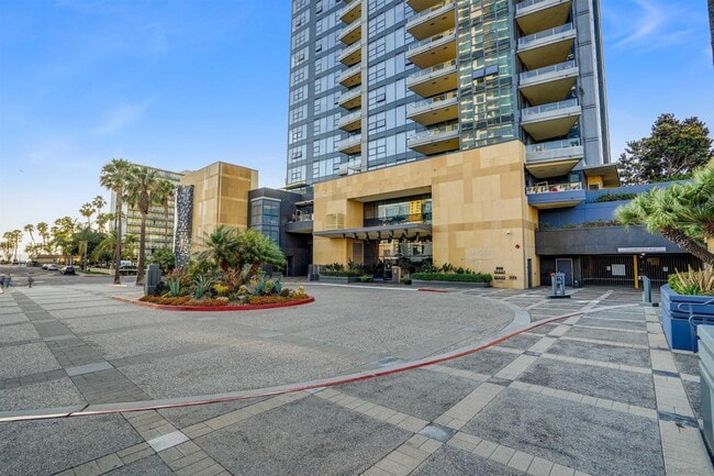 Building Photo - 1325 Pacific Hwy