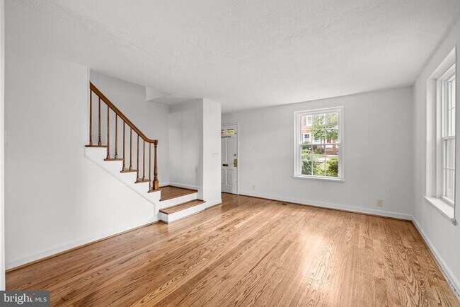 Building Photo - 3061 S Woodrow St