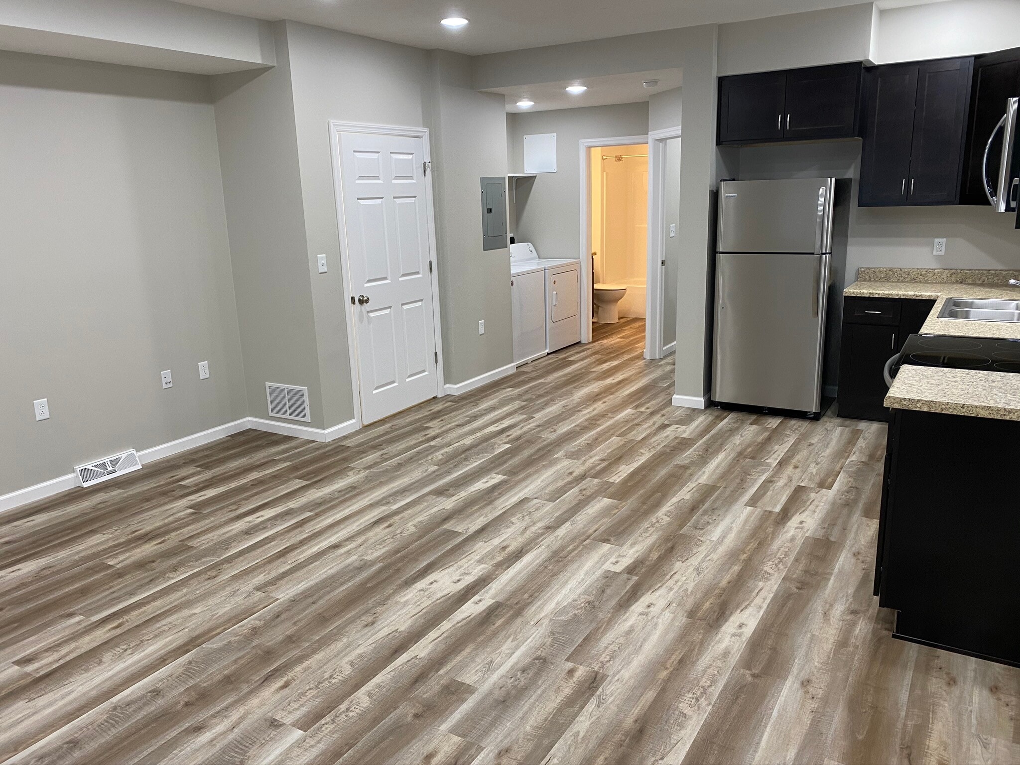 Dinning - 1213 Ridge Ave