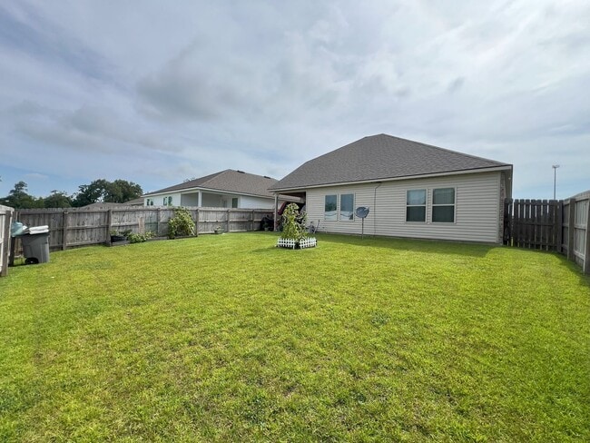 Building Photo - Stunning 4-Bedroom Home in Zachary's Mirav...