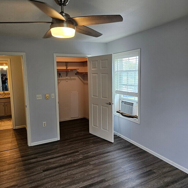 Building Photo - 284 Minz Park Cir