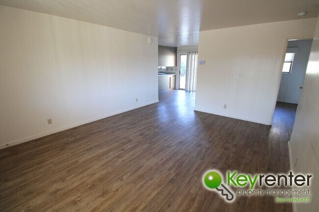 Building Photo - 2308 Rogue River Dr