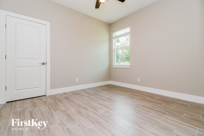 Building Photo - 258 Big Sioux Dr
