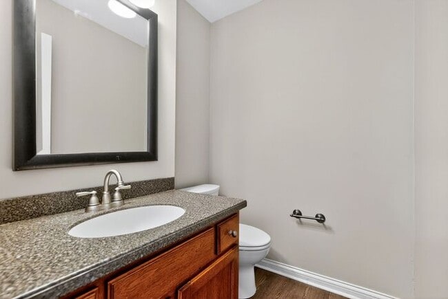 Building Photo - Beautiful Home surrounded by nature!