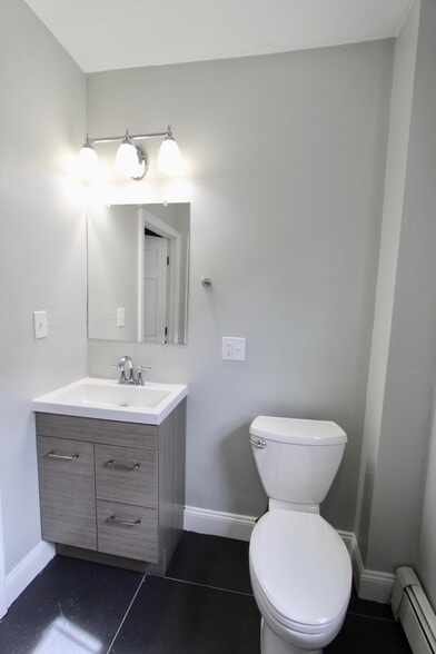 Building Photo - 55 Estes St