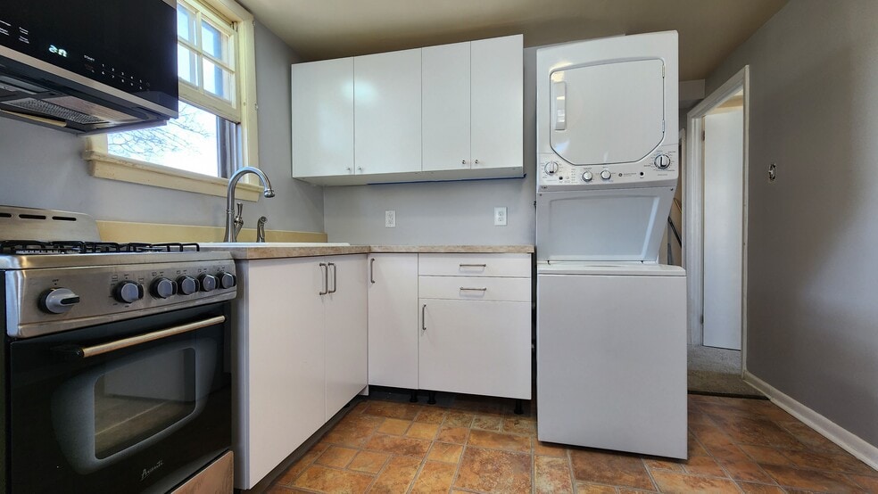 Kitchen - 95 W Ashland St