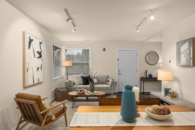 Building Photo - Updated Northgate Home with Modern Comfort, Privacy, and Great Walkability