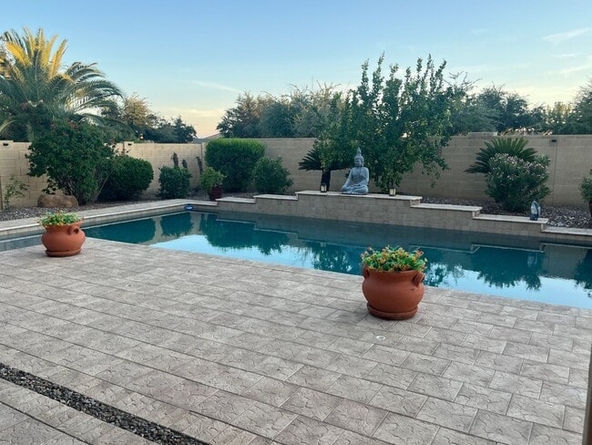 Building Photo - 18137 W Orchid Ln