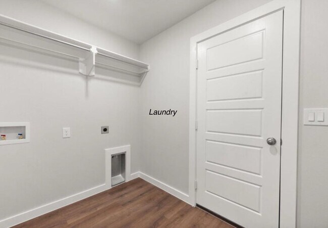 Building Photo - Fabulous and New! 3/2/2