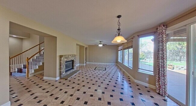 Building Photo - 1692 Woodhaven Cir