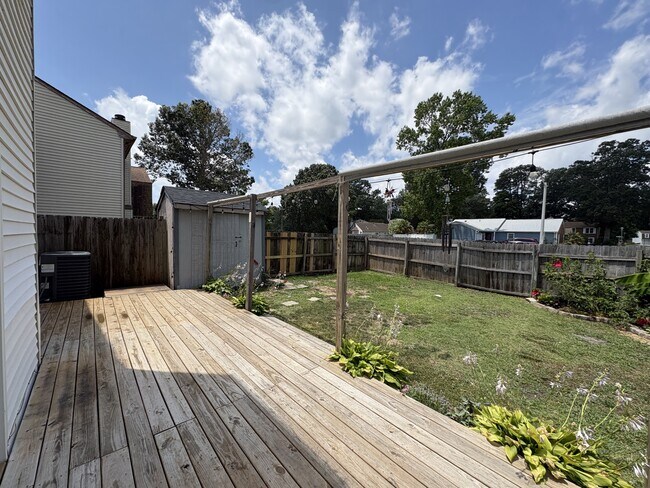 Building Photo - 1501 Antler Cir