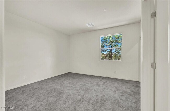 Building Photo - 4709 N Park St