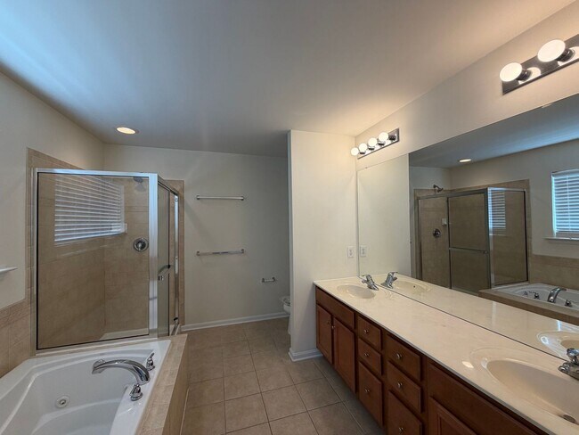 Building Photo - COMING SOON 8/8 | Spacious 3-Bedroom Townhome in Desirable Windsor Ridge