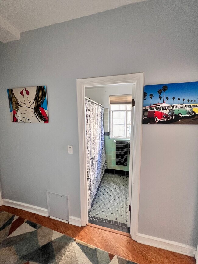 Building Photo - 800 E Ocean Blvd