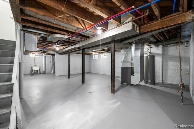 Building Photo - 16549 Washburn St