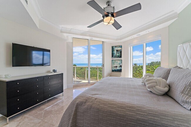 Building Photo - 2700 N Ocean Dr