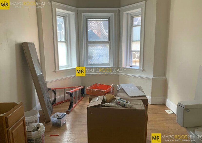 Primary Photo - 116 Boylston St