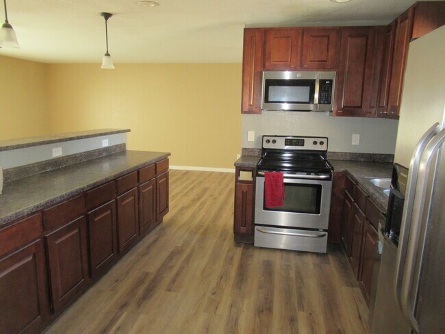 Building Photo - 1410 Auburn Dr