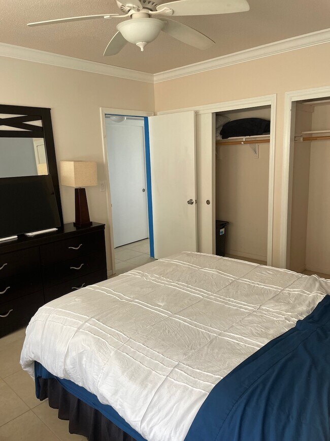 Building Photo - 9 N Birch Rd