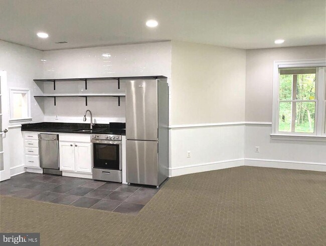 Building Photo - 600 Kentland Dr