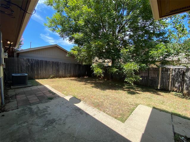 Building Photo - 2021 Parkside Ct