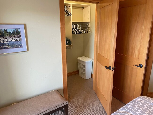 Building Photo - 2 bedroom Whitefish Condo with views and walking distance to City Beach!