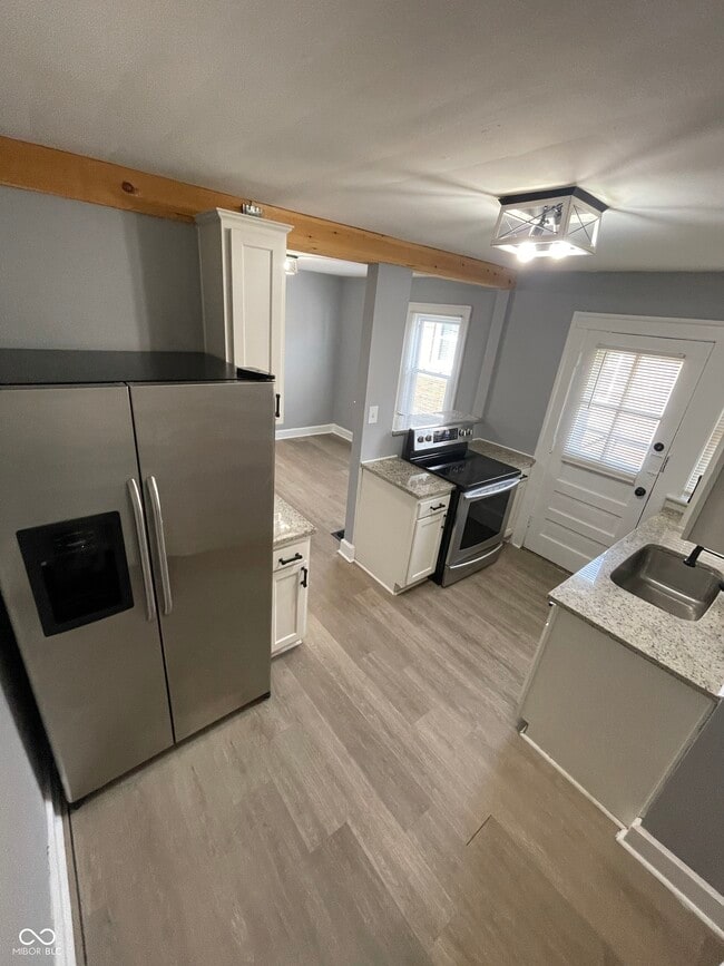 Building Photo - 833 N Emerson Ave