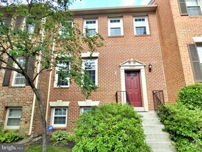 Building Photo - 10127 Ebenshire Ct