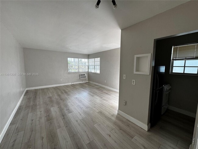 Building Photo - 500 13th St