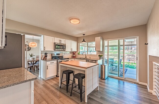Building Photo - 3158 Breckenridge Dr W