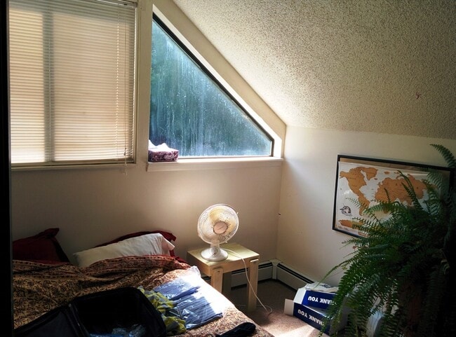 Building Photo - Peace & Quiet in West Boulder, 2nd & Spruc...