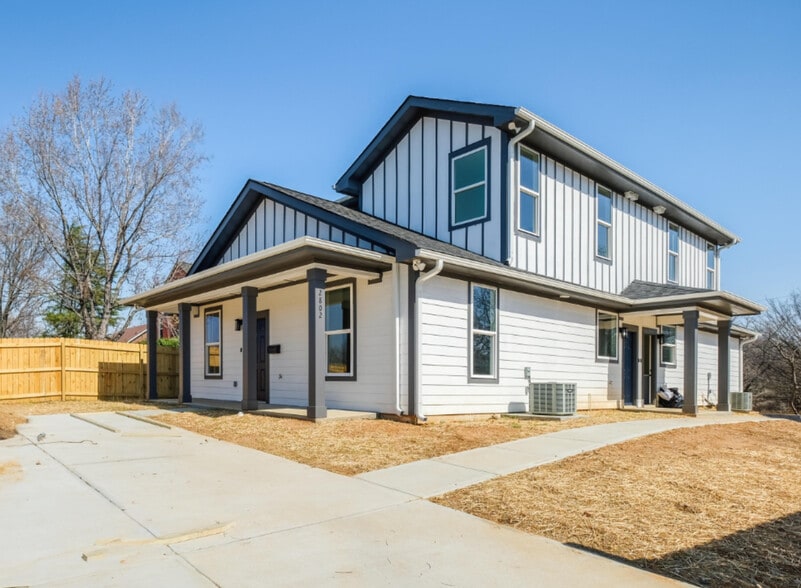 Building Photo - 1122 Rodey Ave