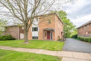 Building Photo - 1755 Cromwell Dr