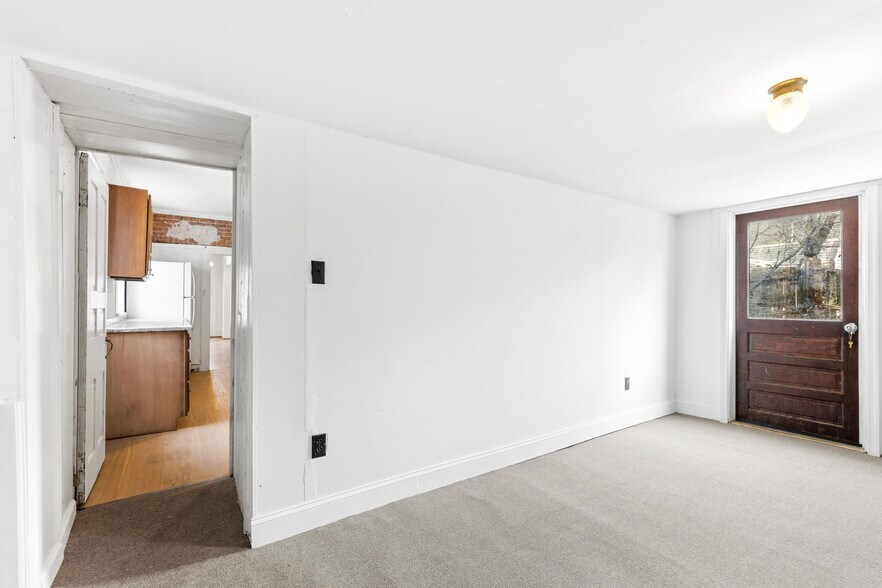 Building Photo - 3110 Main St