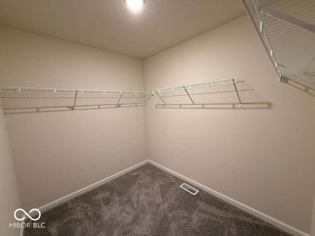 Building Photo - 3815 Sterling Dr