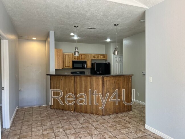 Building Photo - 1607 W 110 N