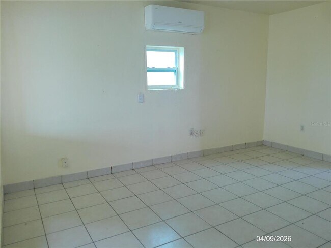 Building Photo - 1111 Cypress Gardens Blvd