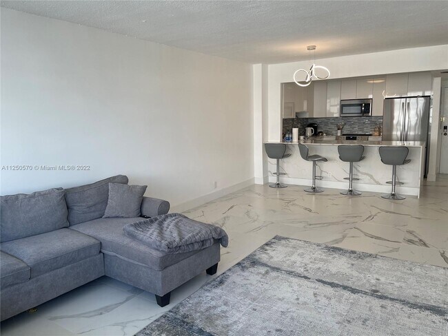 Building Photo - 3725 S Ocean Dr