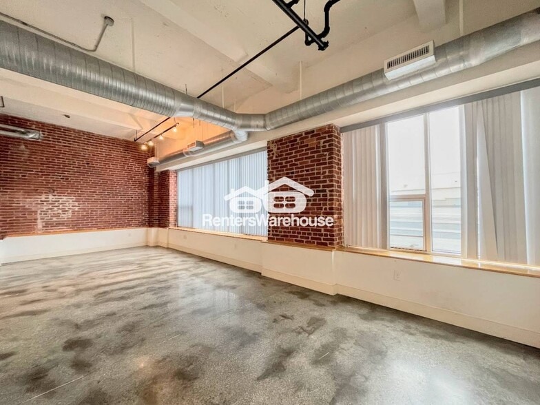 Building Photo - 500 Granby St