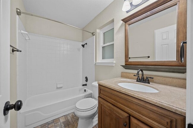 Building Photo - 1617 Abbey Ln