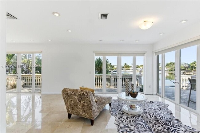 Building Photo - 1249 Biscaya Dr