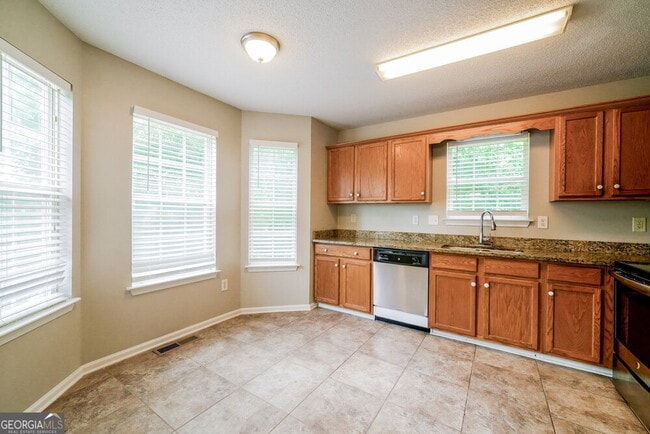 Building Photo - 5697 Newburn Ct
