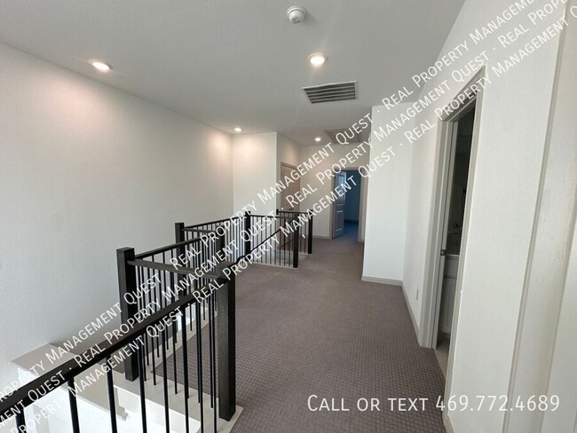 Building Photo - 4553 Cypress Thorn Dr