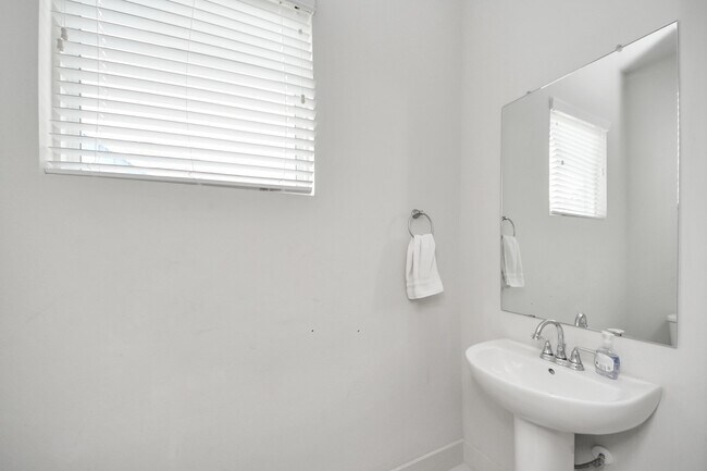 Building Photo - 3642 Griggs Rd