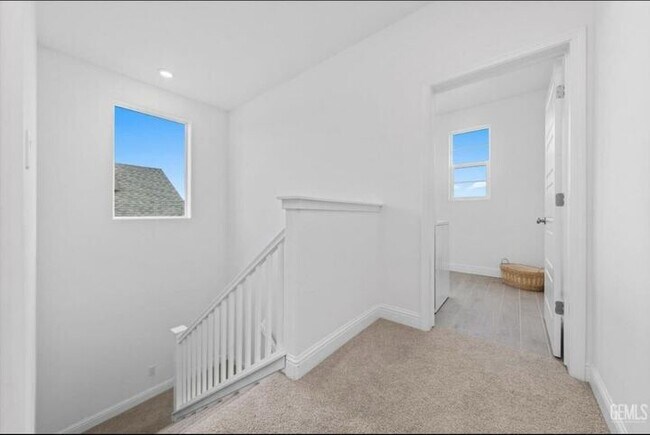 Building Photo - 9712 Maple Ter Ln