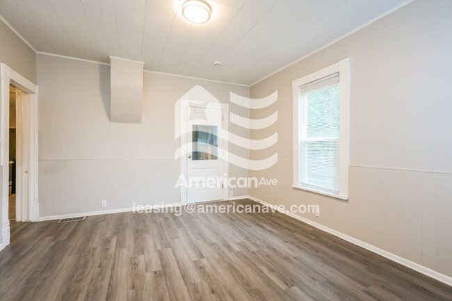 Building Photo - 515 S Brookfield St