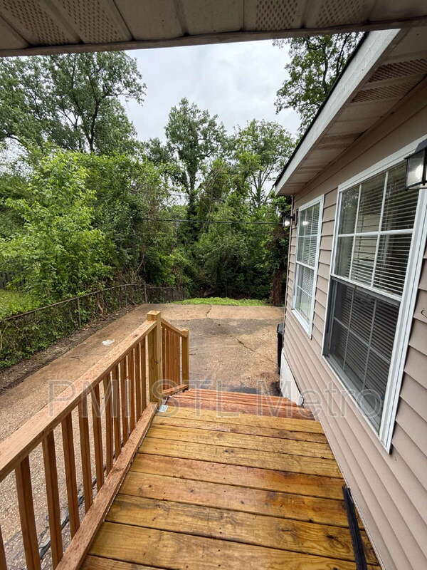 Building Photo - 10342 Ross Cir