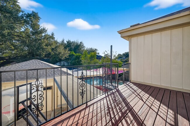 Building Photo - 1698 Creekside Dr